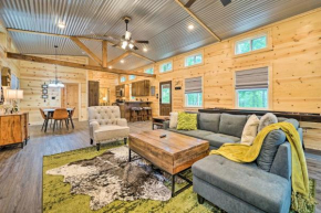 Stylish Cabin with Fire Pit Near Beavers Bend!